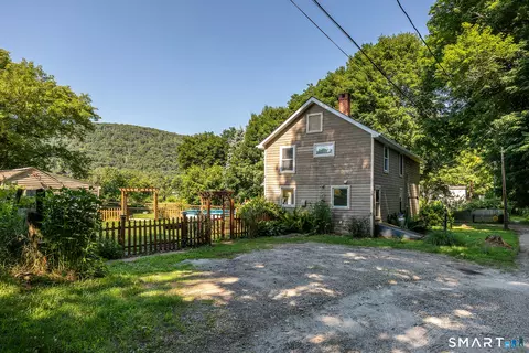 Exterior - 39 Johnson Rd, Kent, CT 06757 photo 2 of 10