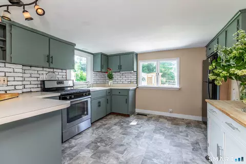 Kitchen - 39 Johnson Rd, Kent, CT 06757 photo 2 of 3