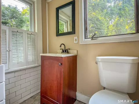 Bath - 39 Johnson Rd, Kent, CT 06757 photo 1 of 2