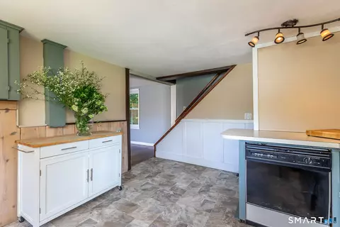 Kitchen - 39 Johnson Rd, Kent, CT 06757 photo 1 of 3