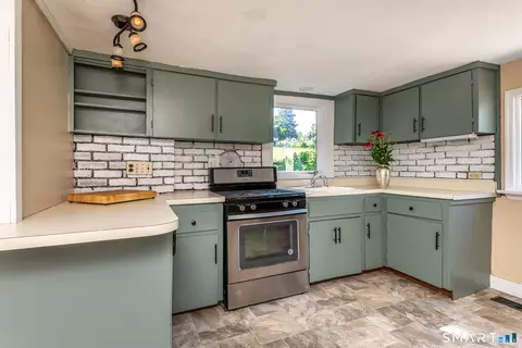 Kitchen - 39 Johnson Rd, Kent, CT 06757 photo 3 of 3