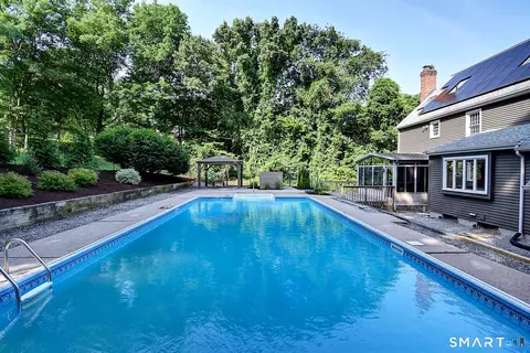 6 Smithbrook Ter, Glastonbury, CT 06033