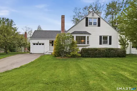 15 Edmund Pl, West Hartford, CT 06119