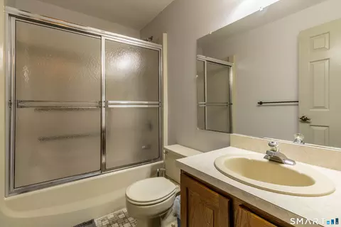 Bath - 283 Strawberry Cir, Windsor, CT 06095 photo 3 of 3