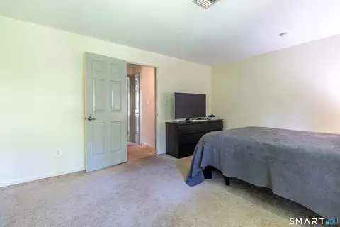 Bedroom - 283 Strawberry Cir, Windsor, CT 06095 photo 6 of 8