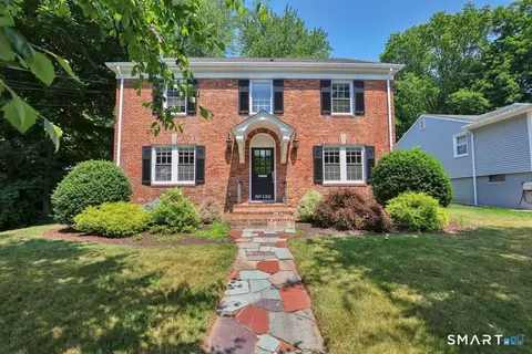 132 N Main St, West Hartford, CT 06107