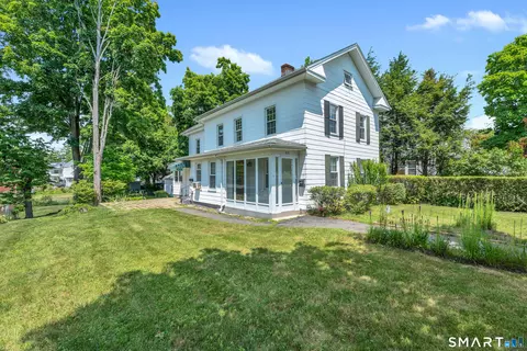 156-158 Bristol St, Southington, CT 06489