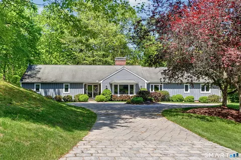 255 Tanglewood Cir, Milford, CT 06461