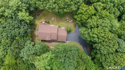 Exterior - 107 Robin Dr, Canton, CT 06019 photo 4 of 8