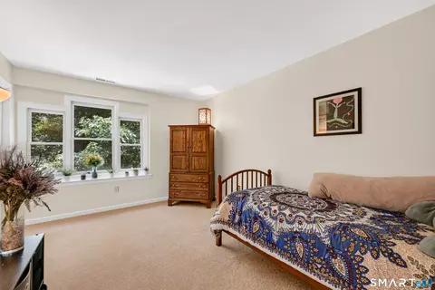 Bedroom - 107 Robin Dr, Canton, CT 06019 photo 4 of 9