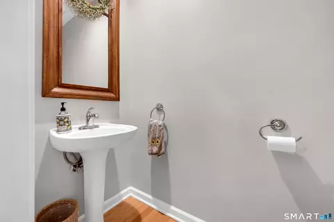 Bath - 107 Robin Dr, Canton, CT 06019 photo 1 of 4