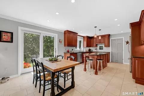 Kitchen - 107 Robin Dr, Canton, CT 06019 photo 4 of 4