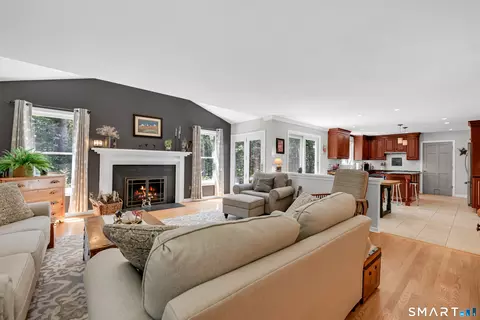 Living - 107 Robin Dr, Canton, CT 06019 photo 2 of 5