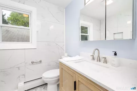 Bath - 343 Alling St, Berlin, CT 06037 photo 1 of 5