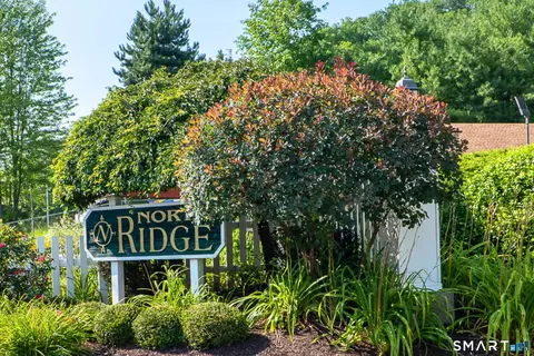 25 Padanaram Rd #72, Danbury, CT 06811