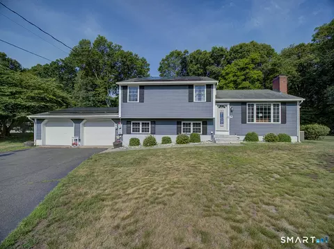 34 Roberta Rd, North Haven, CT 06473