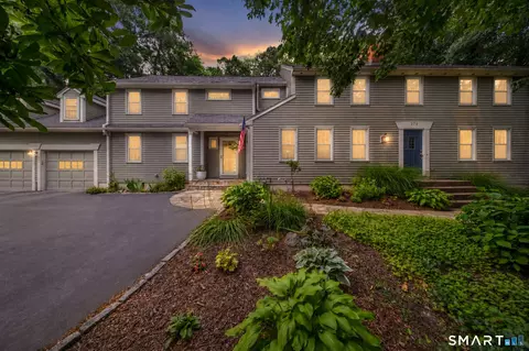 270 Farmcliff Dr, Glastonbury, CT 06033