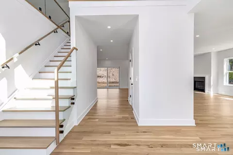 Entry Way - 355 Spring Hill Rd, Monroe, CT 06468 photo 1 of 3