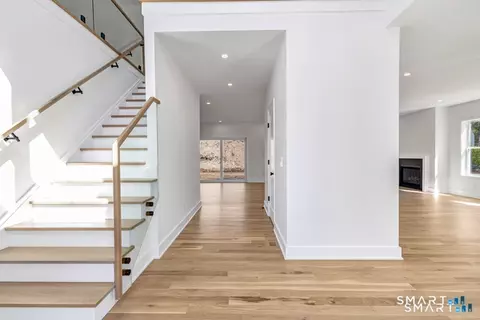 Entry Way - 355 Spring Hill Rd, Monroe, CT 06468 photo 1 of 4
