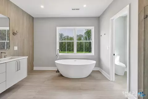 Bath - 355 Spring Hill Rd, Monroe, CT 06468 photo 2 of 5
