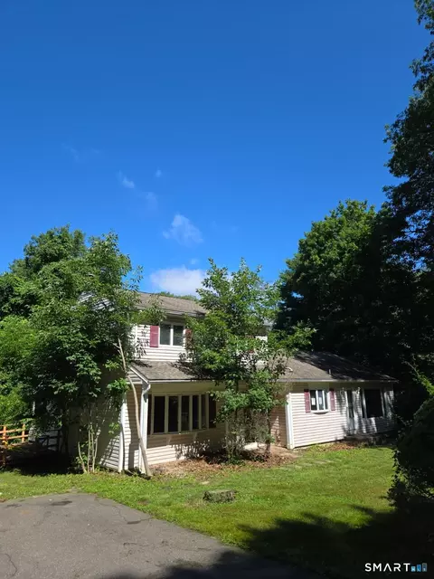 4 Woodland Dr, Wolcott, CT 06716