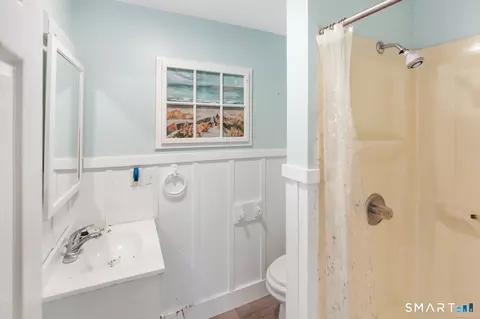 Bath - 385 Putnam Pike, Killingly, CT 06241 photo 4 of 4