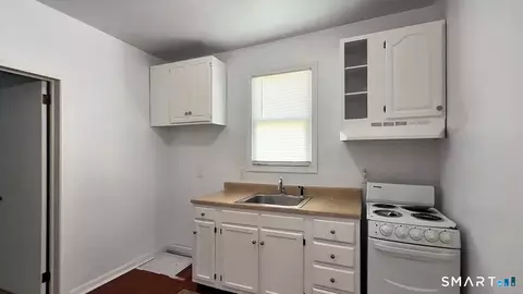 Kitchen - 385 Putnam Pike, Killingly, CT 06241 photo 2 of 2