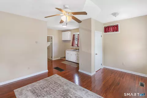 Entry Way - 385 Putnam Pike, Killingly, CT 06241 photo 2 of 3