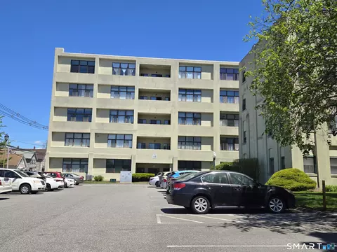 126 Judd Sq #126, Wallingford, CT 06492