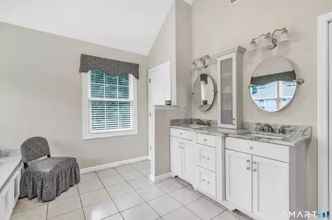 Bath - 4 Founders Way, Monroe, CT 06468 photo 3 of 3