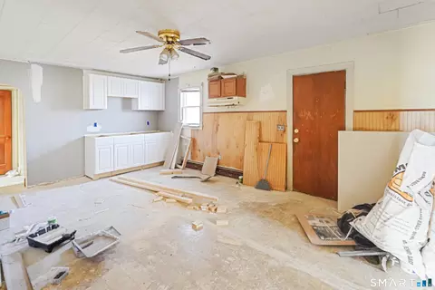 Living - 383 Putnam Pike, Killingly, CT 06241 photo 4 of 6
