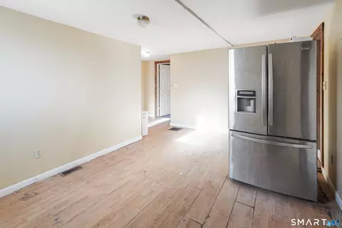 Entry Way - 383 Putnam Pike, Killingly, CT 06241 photo 1 of 6