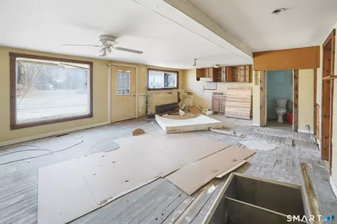 Living - 383 Putnam Pike, Killingly, CT 06241 photo 2 of 6