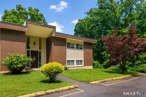 229 Bacon Pond Rd #354, Woodbury, CT 06798