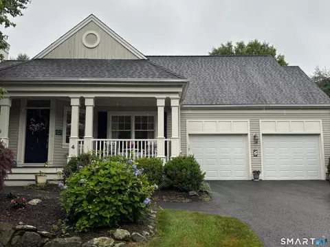 4 Kimberwick Ct #4, Middlebury, CT 06762