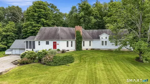 496 Center Rd, Woodstock, CT 06281
