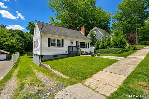 297-299 Summit St, New Haven, CT 06513