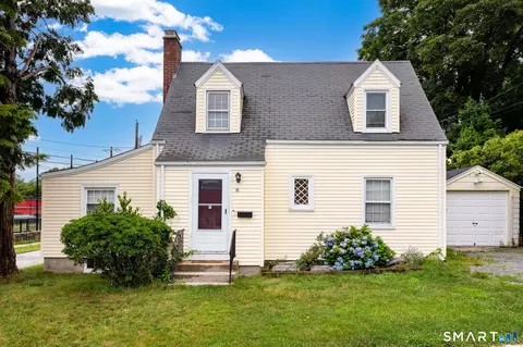 8 Georgiana St, New London, CT 06320