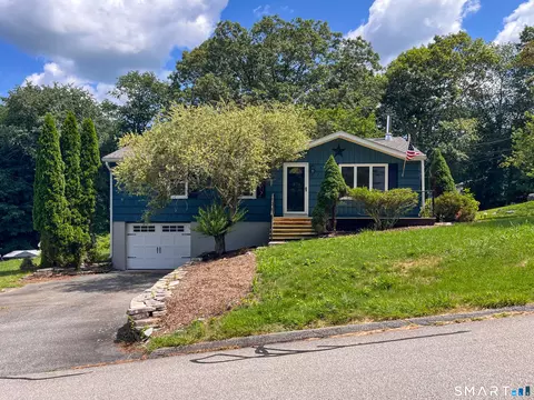 Exterior - 2 Johnnie Ct, Ledyard, CT 06339 photo 4 of 5