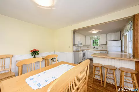 Dining - 50 Albert Rd, Hamden, CT 06514 photo 2 of 3