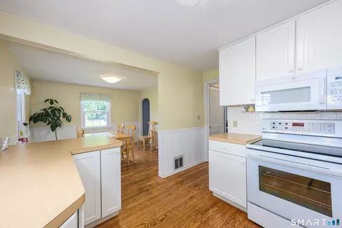 Kitchen - 50 Albert Rd, Hamden, CT 06514 photo 2 of 3