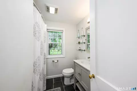 Bath - 50 Albert Rd, Hamden, CT 06514 photo 1 of 2