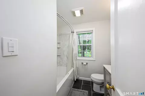 Bath - 50 Albert Rd, Hamden, CT 06514 photo 2 of 2