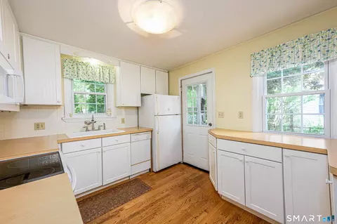 Kitchen - 50 Albert Rd, Hamden, CT 06514 photo 3 of 3