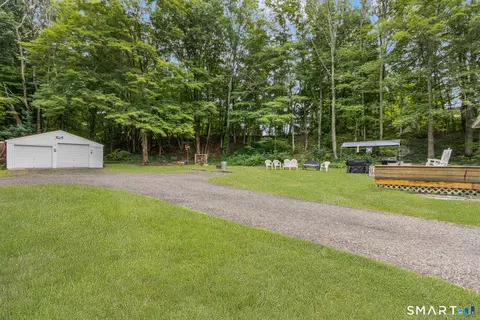Exterior - 304 Norwich Rd, Plainfield, CT 06374 photo 7 of 11