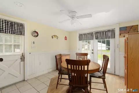 Dining - 304 Norwich Rd, Plainfield, CT 06374 photo 2 of 5