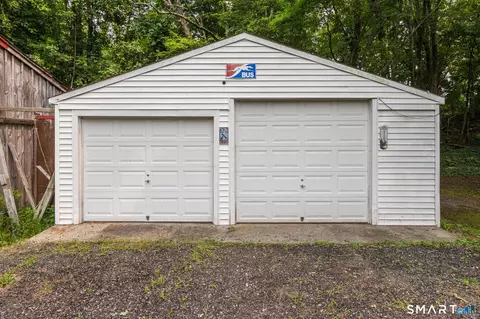 Exterior - 304 Norwich Rd, Plainfield, CT 06374 photo 2 of 11