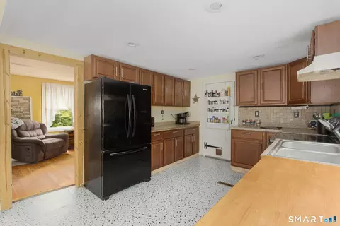 Kitchen - 304 Norwich Rd, Plainfield, CT 06374 photo 2 of 3