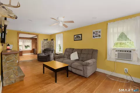 Living - 304 Norwich Rd, Plainfield, CT 06374 photo 3 of 3