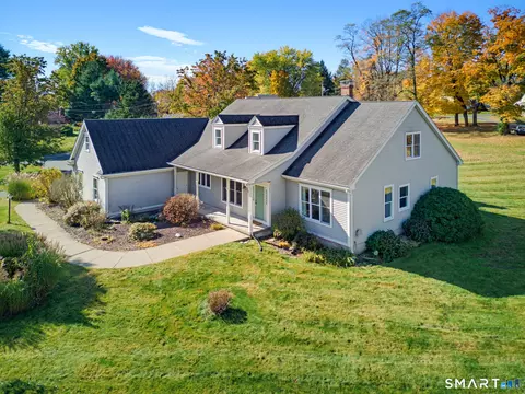 Exterior - 189 Shadow Pond Ln, Suffield, CT 06078 photo 4 of 5